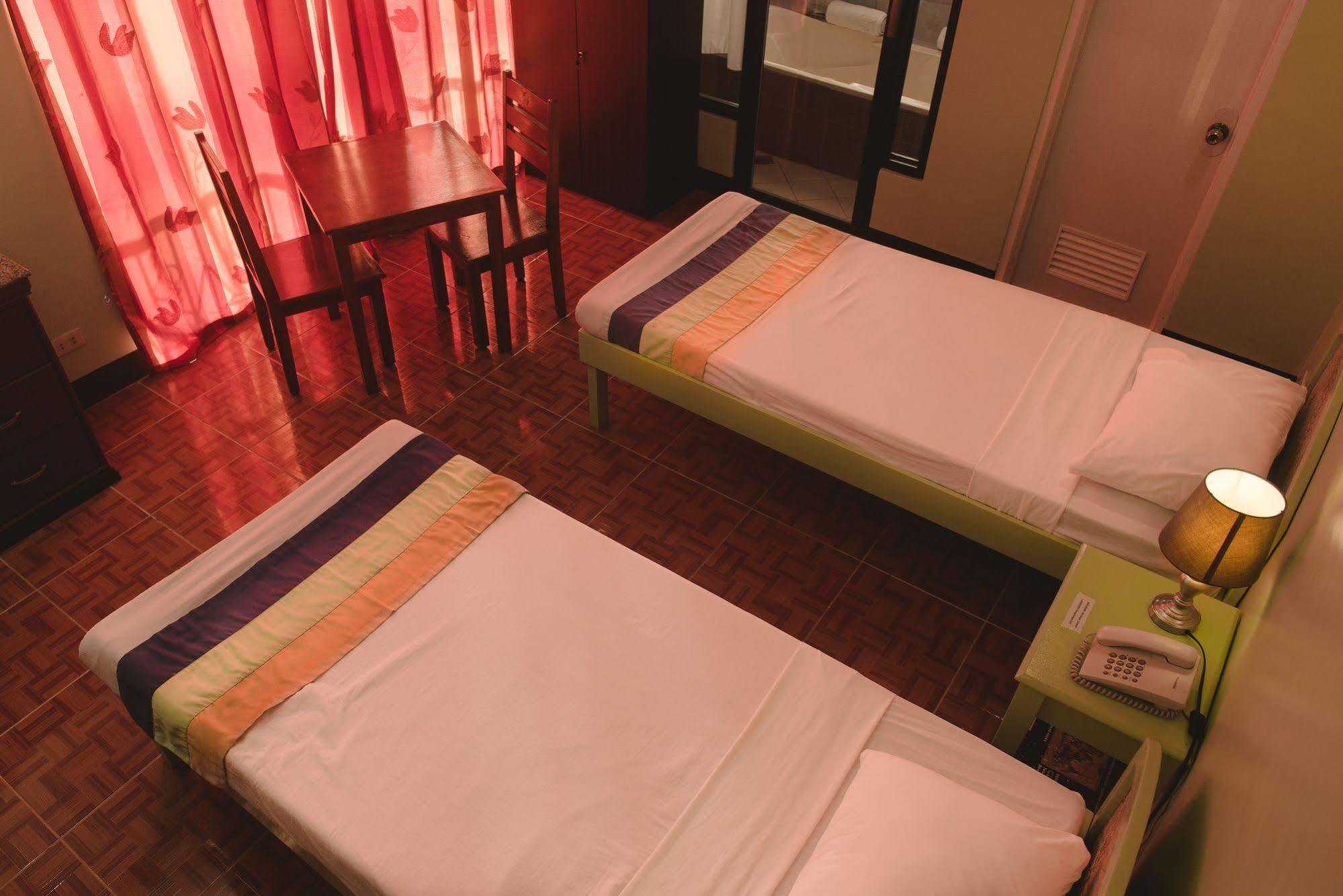 Maribago Seaview Pensione And Spa Île de Mactan Extérieur photo
