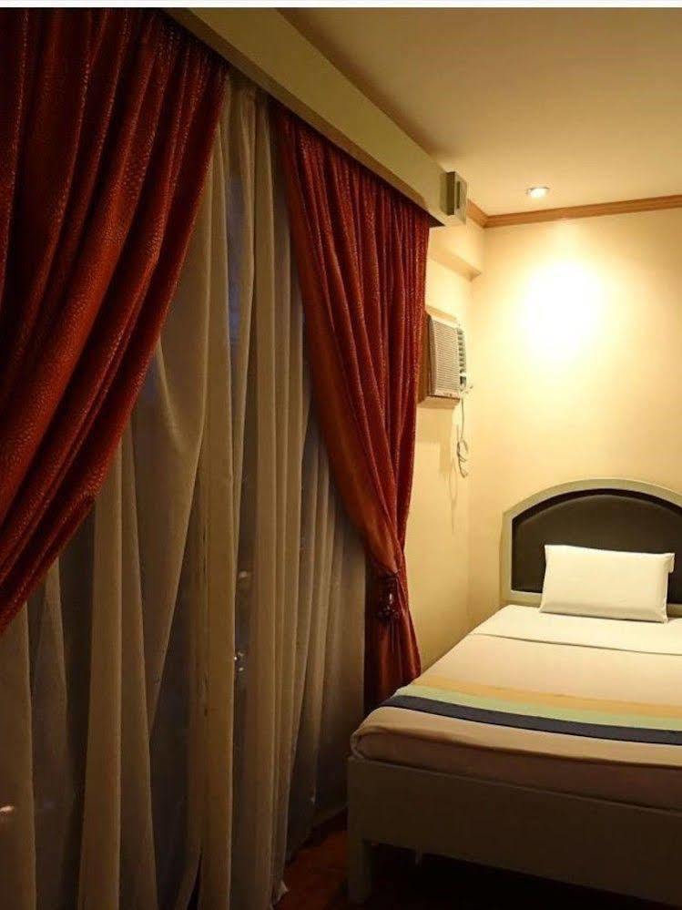 Maribago Seaview Pensione And Spa Île de Mactan Extérieur photo